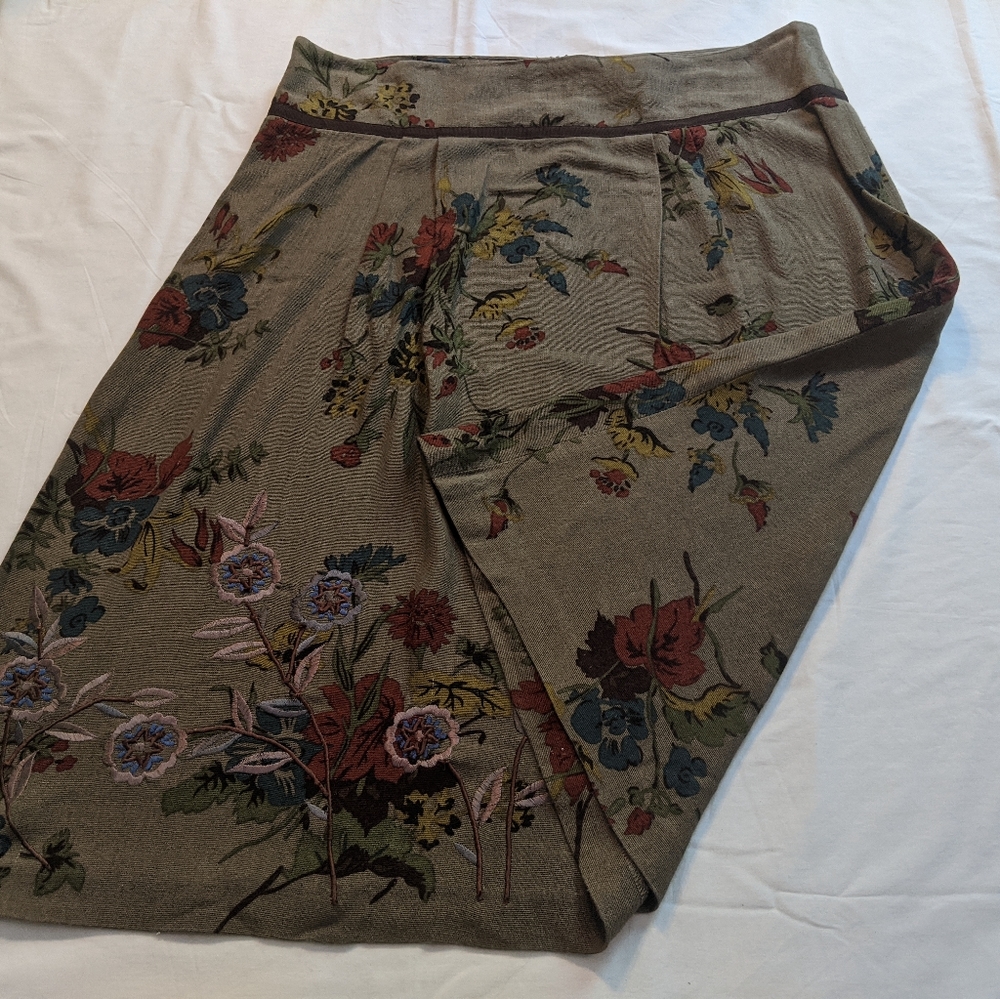 CABI 639 taupe and floral skirt